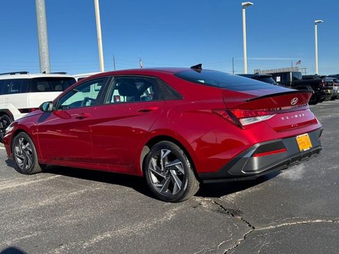 Certified 2025 Hyundai Elantra Sport image 5