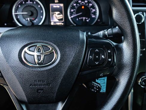 Certified 2017 Toyota Camry LE image 35