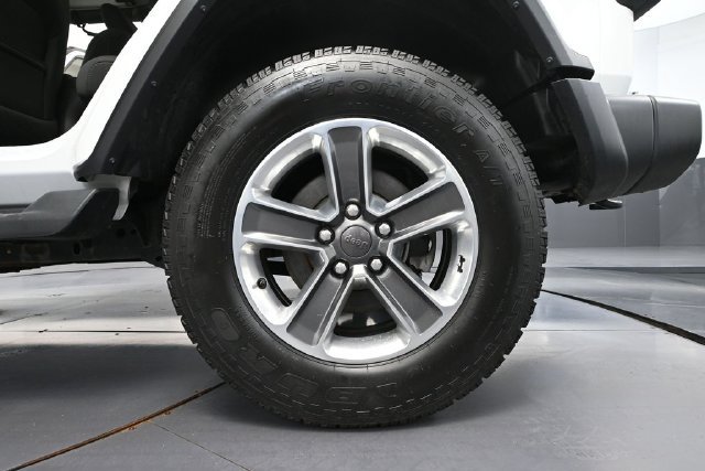 Used 2019 Jeep Wrangler Unlimited Sahara AWD/4WD image 10