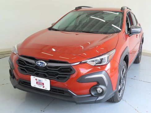 Used 2025 Subaru Crosstrek 2.5i Limited w/ Crosstrek Mirror Package AWD/4WD image 8