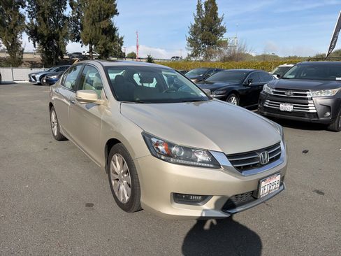 Used 2014 Honda Accord EX image 3