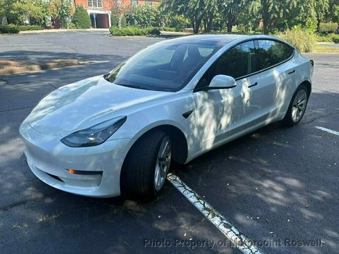 Used 2023 Tesla Model 3 Standard Range RWD image 3