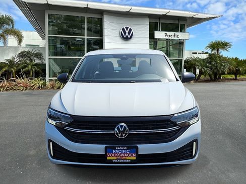 Used 2022 Volkswagen Jetta Sport FWD image 2