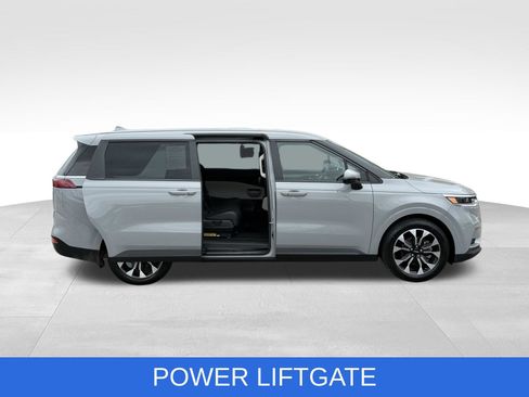 Used 2024 Kia Carnival EX FWD image 21