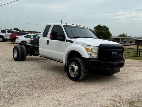 Used 2015 Ford F450 XL w/ Power Equipment Group image 3