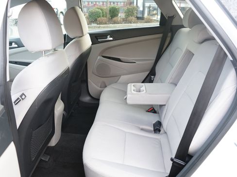 Used 2020 Hyundai Tucson SE image 17