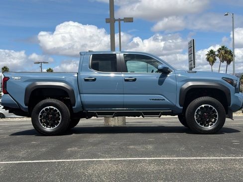 Used 2026 Toyota Tacoma TRD Off-Road AWD/4WD image 3