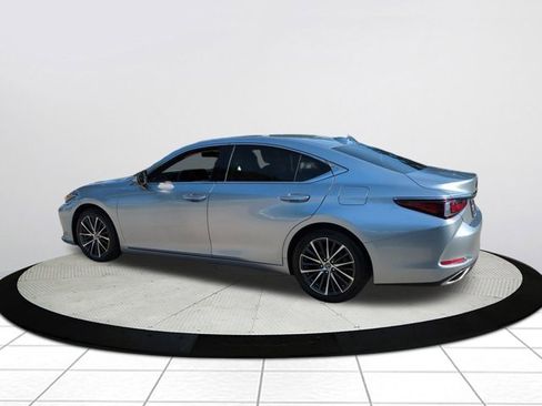 Certified 2022 Lexus ES 350 w/ Premium Package image 6