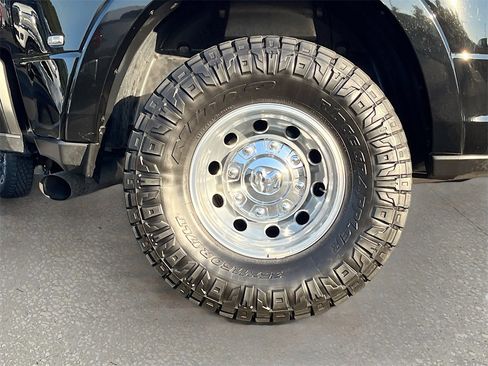 Used 2024 RAM 3500 Limited image 32