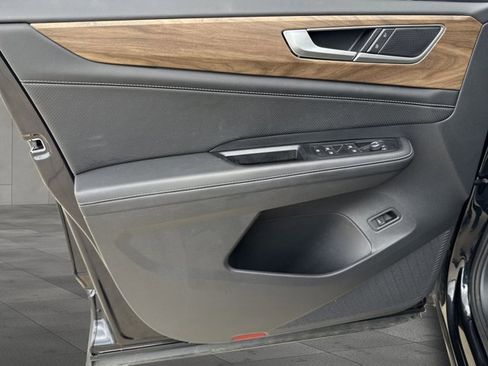 Used 2025 Volkswagen Atlas SE w/ Panoramic Sunroof Package image 9