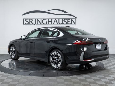 New 2026 BMW 530i xDrive w/ Premium Package image 7