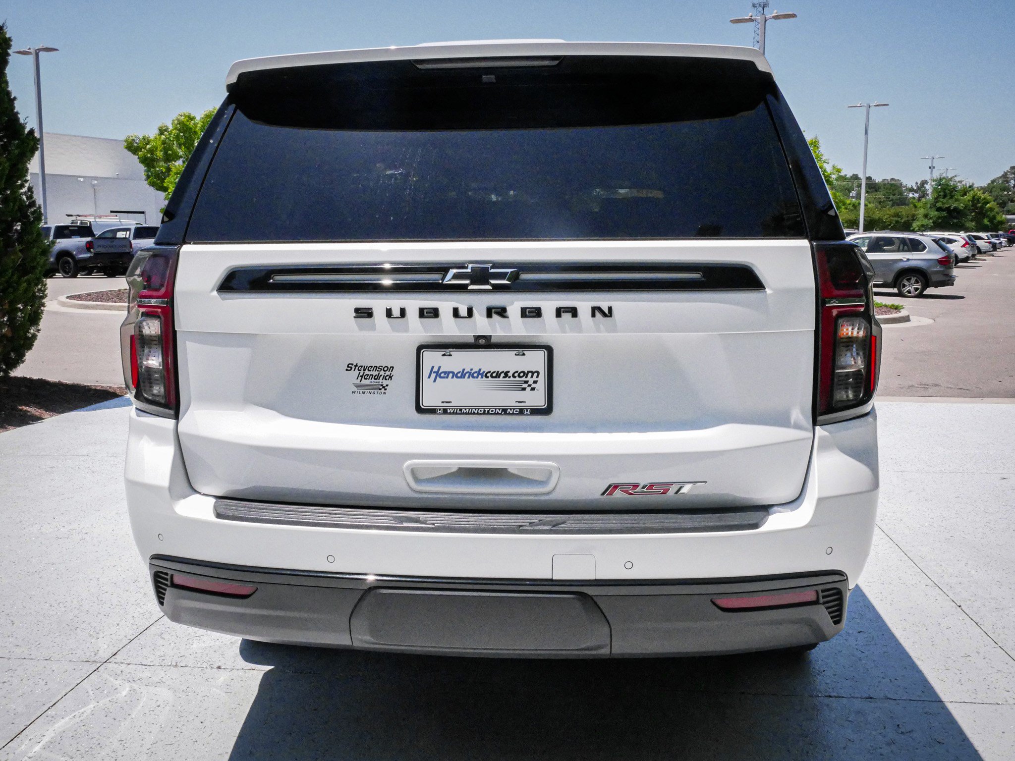 Used 2024 Chevrolet Suburban RST RWD image 9