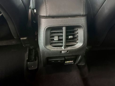 Used 2019 Jeep Cherokee Limited FWD image 24
