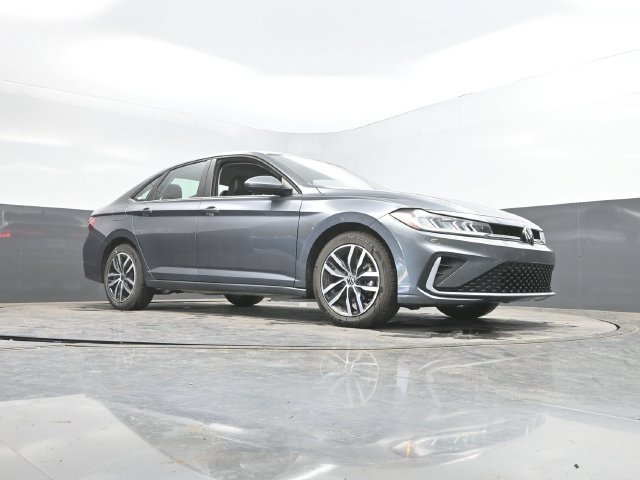 Used 2025 Volkswagen Jetta SE FWD image 42