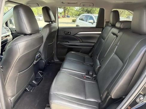 Certified 2017 Toyota Highlander LE FWD image 13