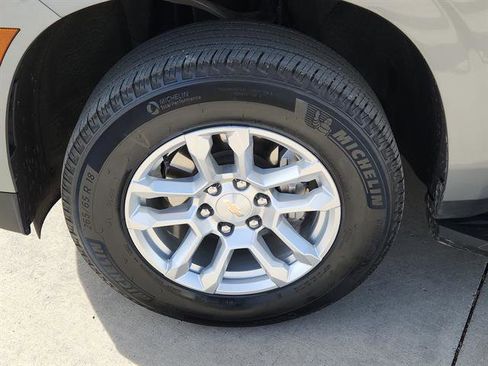 Used 2025 Chevrolet Tahoe LT image 6