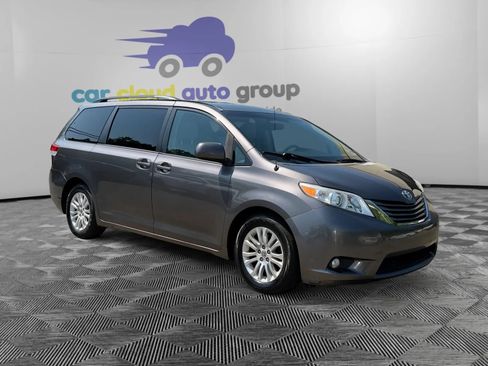 Used 2011 Toyota Sienna XLE w/ Entertainment Pkg FWD image 7