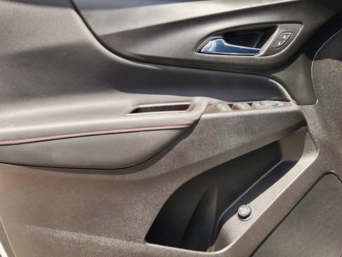 Used 2022 Chevrolet Equinox RS FWD image 22
