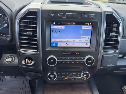 Used 2019 Ford Expedition Platinum image 9