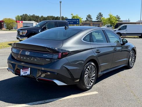 Used 2025 Hyundai Sonata SEL FWD image 3