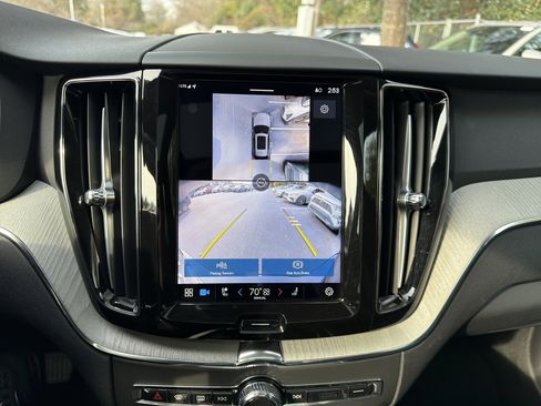 Certified 2025 Volvo XC60 B5 Plus image 23