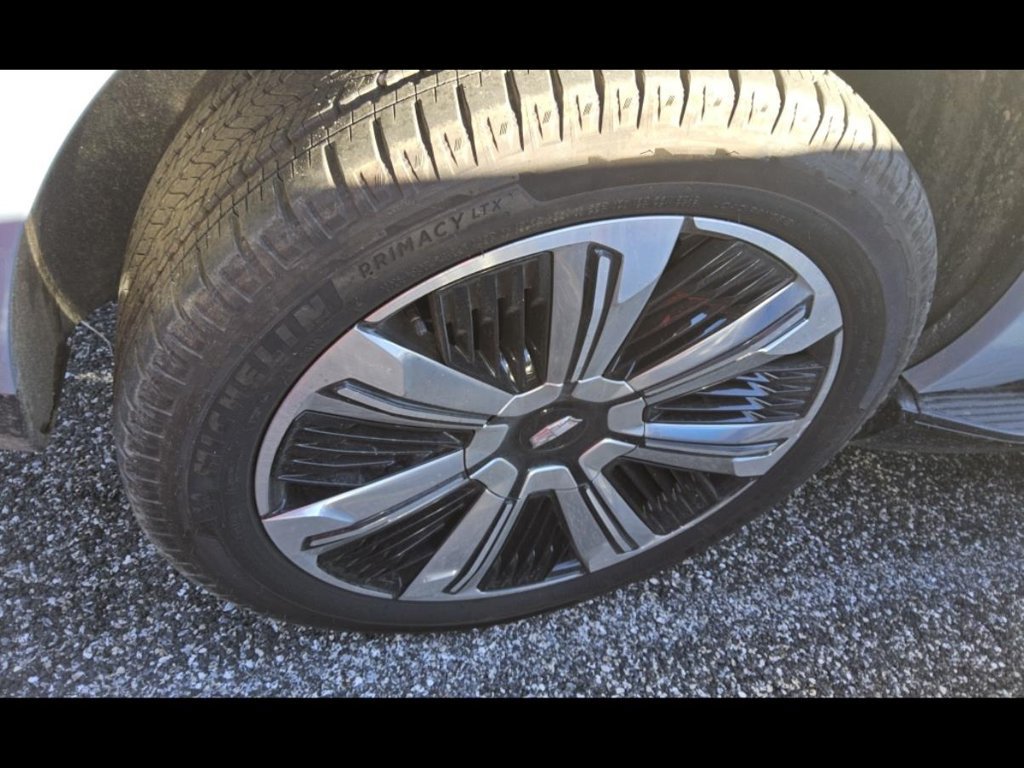 Used 2025 Cadillac Escalade IQ Luxury 2 AWD/4WD image 5