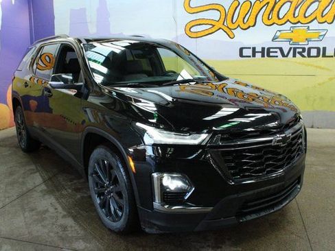 Used 2023 Chevrolet Traverse RS image 4