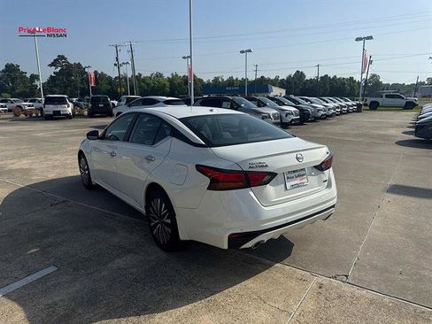 Used 2024 Nissan Altima 2.5 SV w/ SV Premium Package AWD/4WD image 5