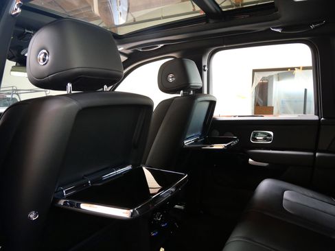 Certified 2022 Rolls-Royce Cullinan AWD/4WD image 28