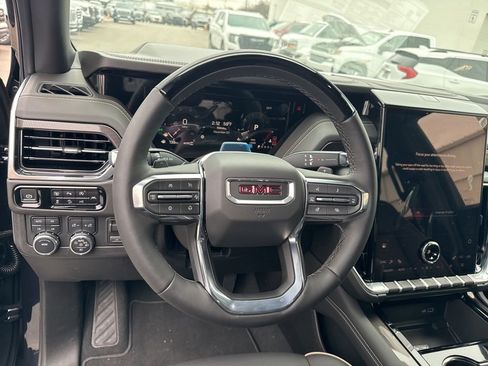 New 2025 GMC Yukon Elevation image 15