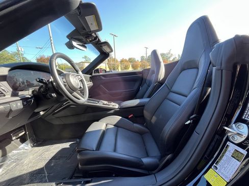 Used 2025 Porsche 911 Carrera w/ Premium Package image 21