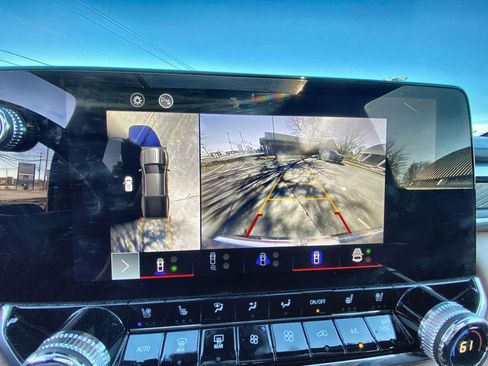 Used 2023 GMC Canyon AT4 w/ AT4 Premium Package image 14