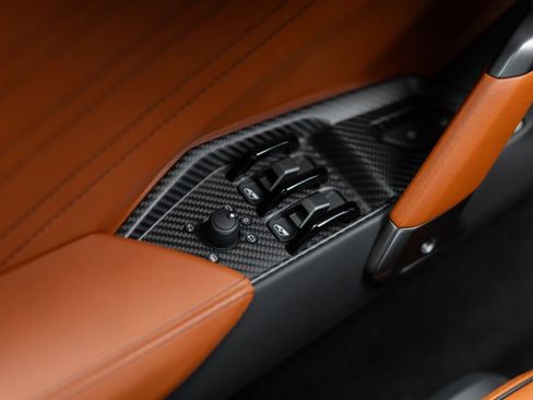Used 2026 Lamborghini Revuelto AWD/4WD image 32