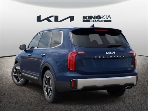 New 2025 Kia Telluride S image 4