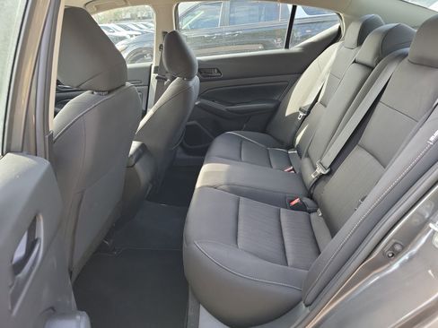 Used 2024 Nissan Altima 2.5 SV image 14