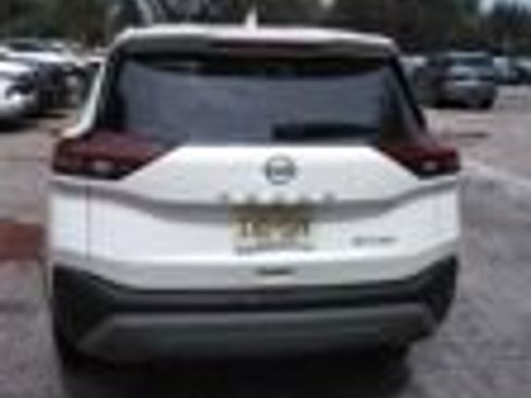 Used 2023 Nissan Rogue SV image 11