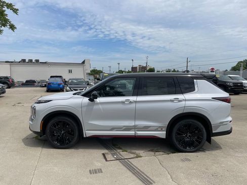 New 2026 Mitsubishi Outlander AWD image 9