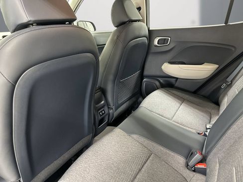 Certified 2024 Hyundai Venue Limited FWD image 16