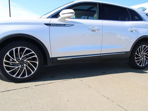 Used 2019 Lincoln Nautilus Reserve w/ Driver Assistance Package AWD/4WD image 10