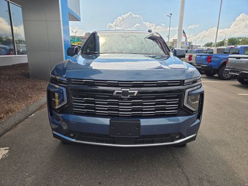 Used 2026 Chevrolet Tahoe High Country AWD/4WD image 2