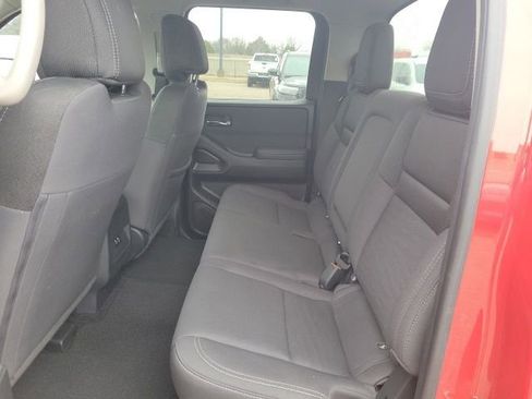 Used 2024 Nissan Frontier SV image 16