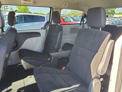 Used 2019 Dodge Grand Caravan SE w/ UConnect Hands-Free Group FWD image 21