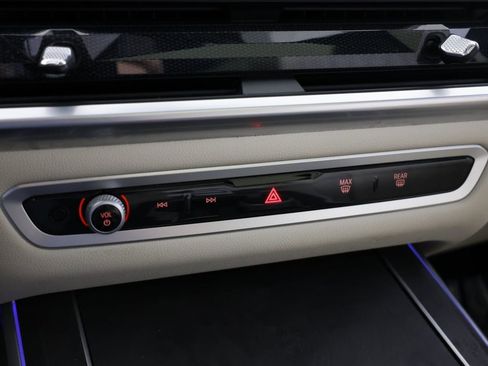 Used 2023 BMW X7 xDrive40i w/ M Sport Package image 33