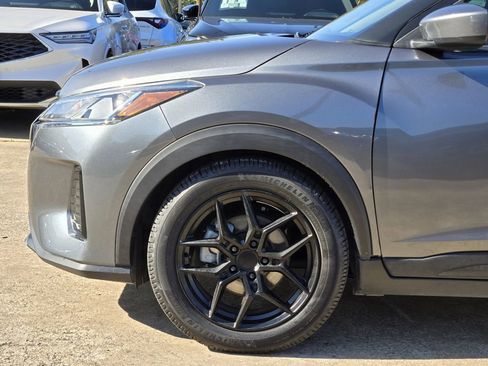 Used 2022 Nissan Kicks SV image 11