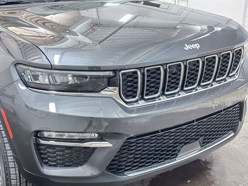 New 2025 Jeep Grand Cherokee Limited image 13