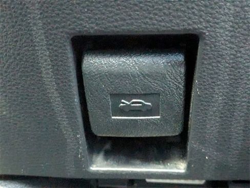 Used 2020 Toyota Corolla SE image 23