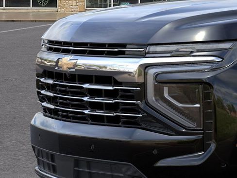 New 2026 Chevrolet Suburban LT image 13