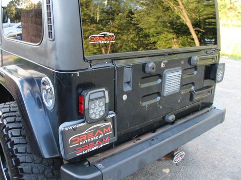 Used 2006 Jeep Wrangler X w/ Jeep 65th Anniversary Edition image 36