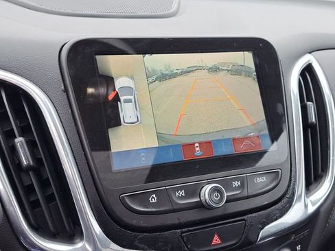 Used 2018 Chevrolet Equinox Premier image 15