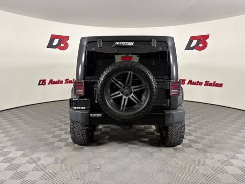 Used 2014 Jeep Wrangler Unlimited Sahara AWD/4WD image 5